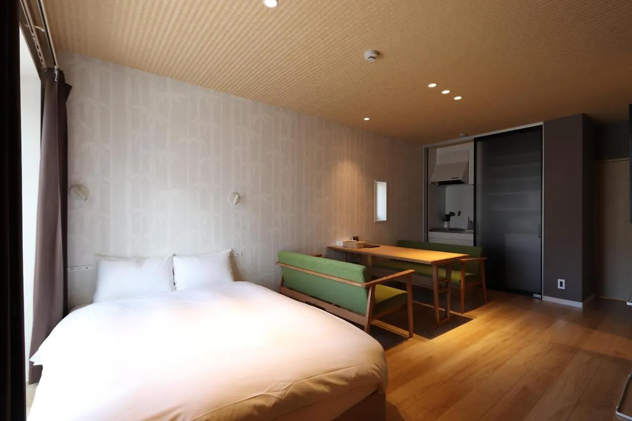 5 Minutes Shin-Osaka 9 Apartment